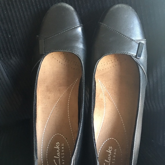clarks artisan pumps